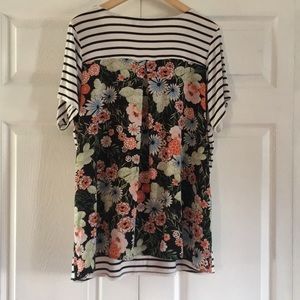 Avenue Casual Top size 14/16 striped floral